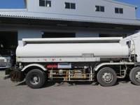 日産クオンタンク車（タンクローリー）大型（10t）[写真08]