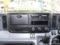 三菱ふそうキャンターアルミウイング小型（2t・3t）[写真11]