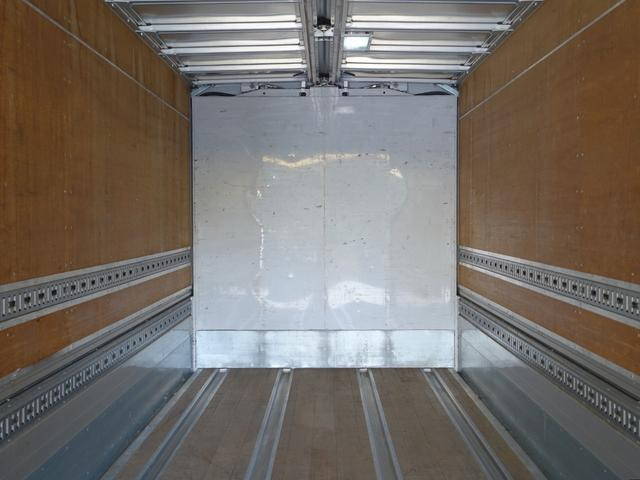 三菱ふそうキャンターアルミウイング小型（2t・3t）[写真26]