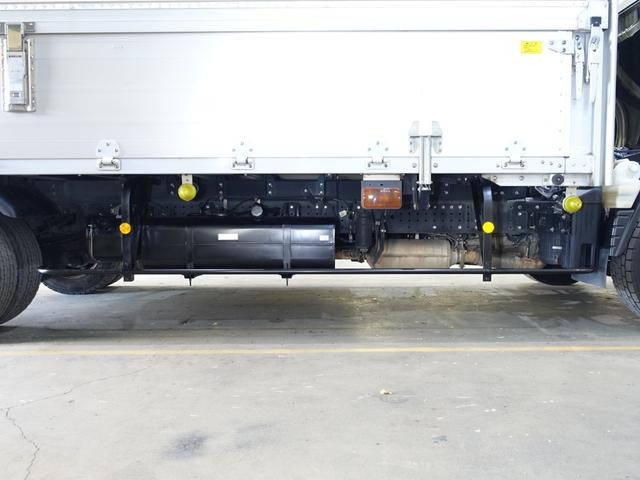 三菱ふそうキャンターアルミウイング小型（2t・3t）[写真29]