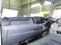 三菱ふそうキャンターアルミウイング小型（2t・3t）[写真09]