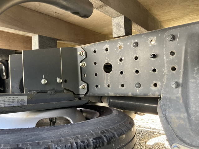 三菱ふそうキャンターガッツ平ボディ小型（2t・3t）[写真10]