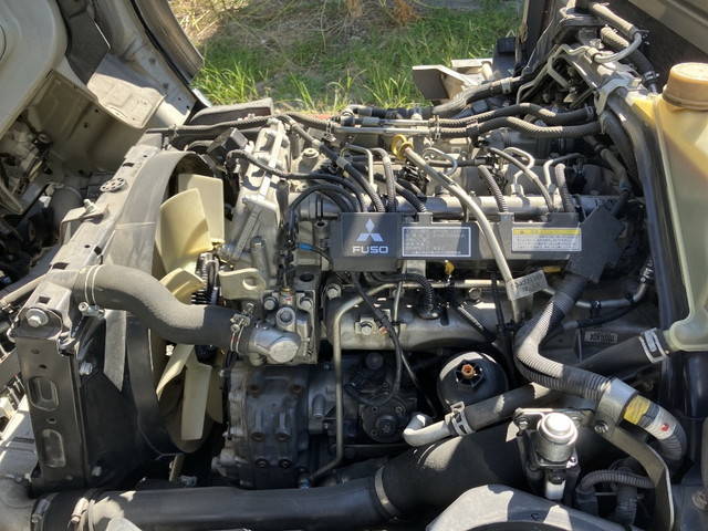 三菱ふそうキャンターガッツ平ボディ小型（2t・3t）[写真14]