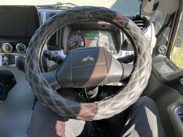 三菱ふそうキャンターガッツ平ボディ小型（2t・3t）[写真23]