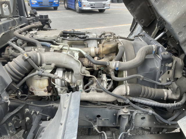 日野レンジャーコンテナ専用車増トン（6t・8t）[写真25]