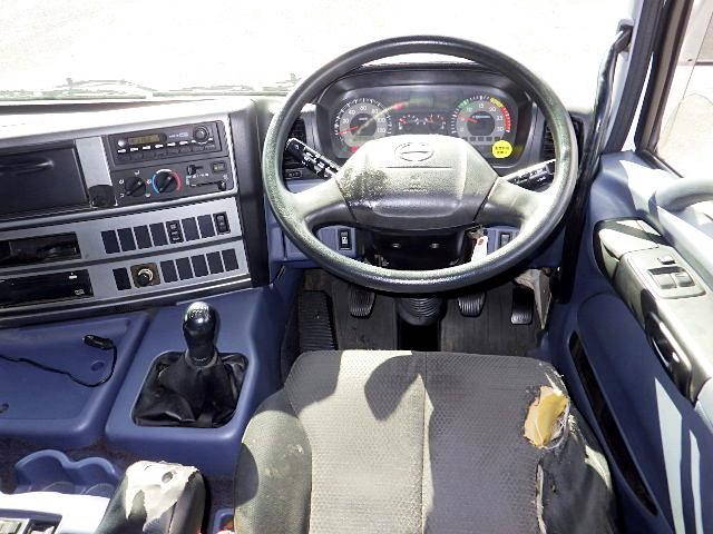 日野プロフィアアルミブロック大型（10t）[写真11]