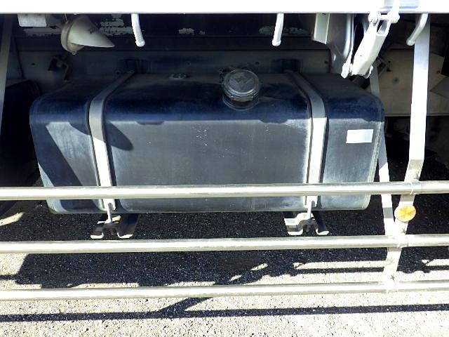 日野プロフィアアルミブロック大型（10t）[写真37]