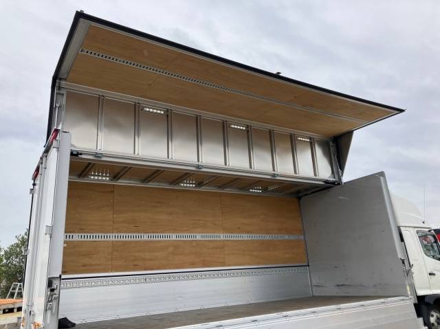 日野レンジャーアルミウイング中型（4t）[写真11]