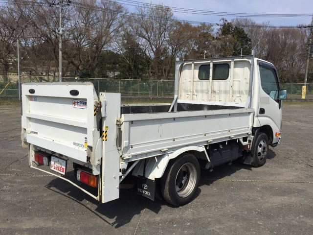 トヨタトヨエース平ボディ小型（2t・3t）[写真02]