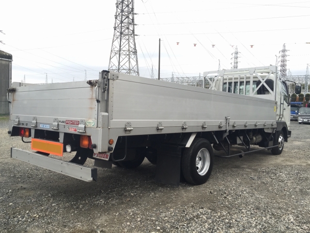 三菱ふそうファイターアルミブロック中型（4t）[写真02]