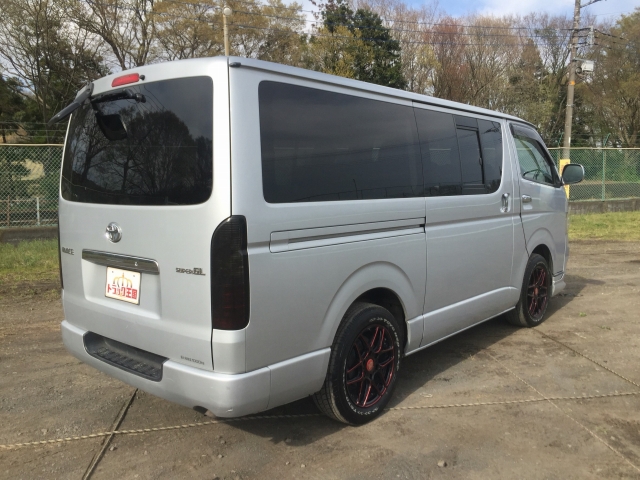 トヨタハイエースバン小型（2t・3t）[写真02]