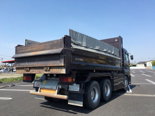 UDトラックスクオンダンプ大型（10t）[写真02]