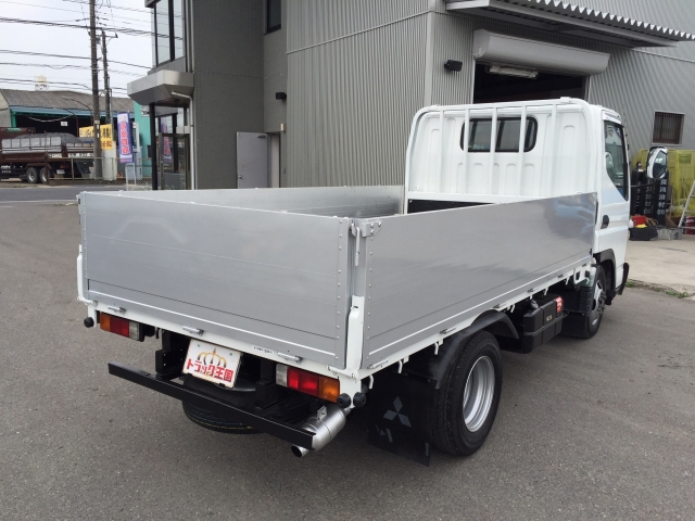 三菱ふそうキャンターガッツアルミブロック小型（2t・3t）[写真02]
