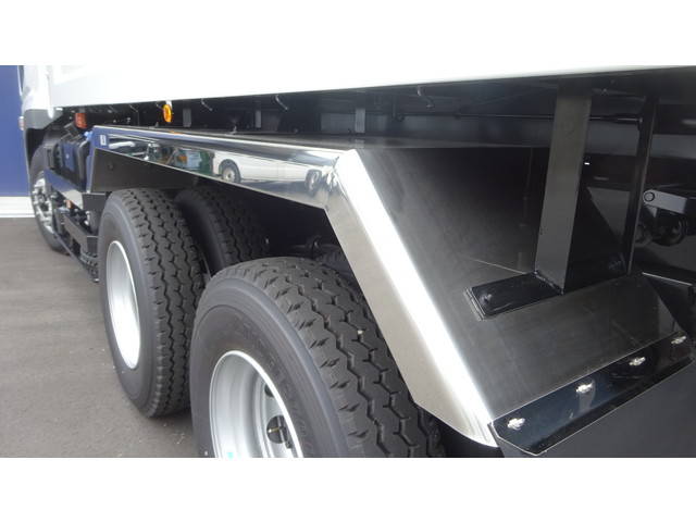 三菱ふそうスーパーグレートダンプ大型（10t）[写真23]