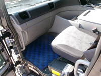 UDトラックスクオントレーラーヘッド（トラクターヘッド）大型（10t）[写真18]