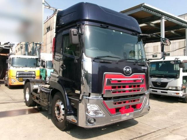UDトラックスクオントレーラーヘッド（トラクターヘッド）大型（10t）[写真03]