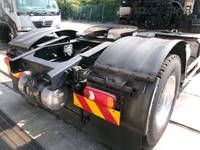 UDトラックスクオントレーラーヘッド（トラクターヘッド）大型（10t）[写真09]