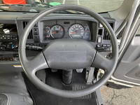 いすゞフォワードアルミウイング中型（4t）[写真35]