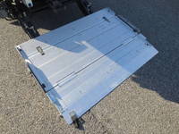 いすゞエルフアルミバン小型（2t・3t）[写真11]