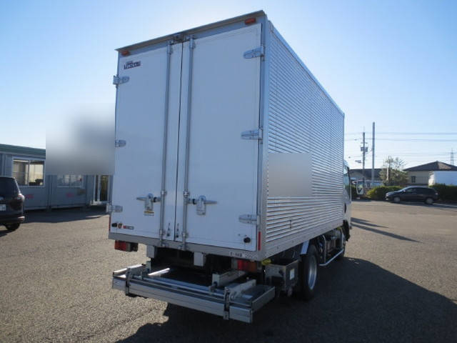 いすゞエルフアルミバン小型（2t・3t）[写真04]