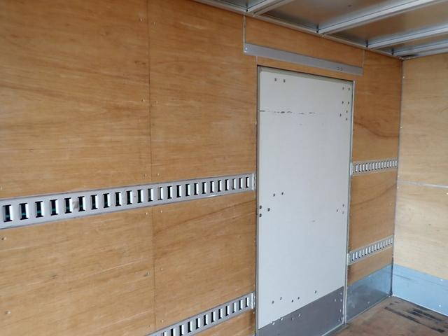 いすゞエルフアルミバン小型（2t・3t）[写真12]