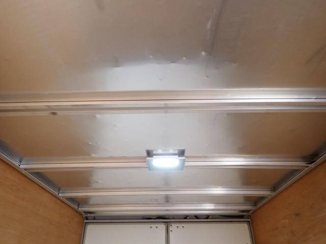 いすゞエルフアルミバン小型（2t・3t）[写真17]