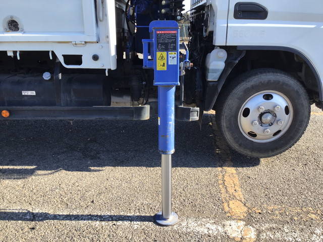 三菱ふそうキャンタークレーン3段小型（2t・3t）[写真21]