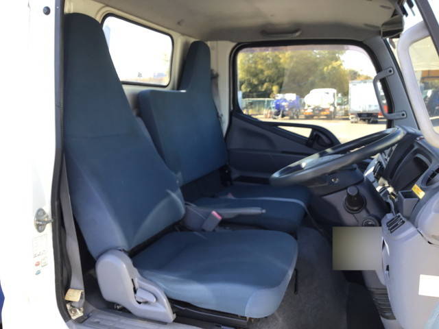 三菱ふそうキャンタークレーン3段小型（2t・3t）[写真32]