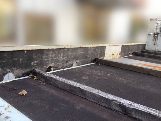 三菱ふそうキャンター平ボディ小型（2t・3t）[写真11]