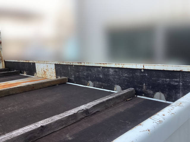 三菱ふそうキャンター平ボディ小型（2t・3t）[写真12]