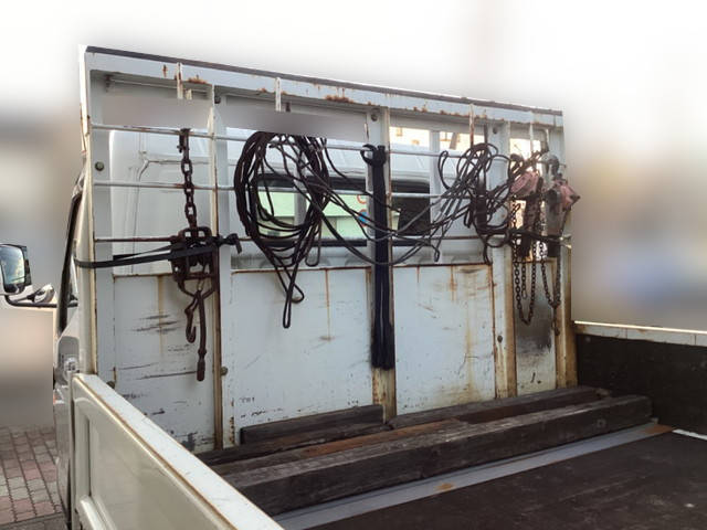 三菱ふそうキャンター平ボディ小型（2t・3t）[写真13]