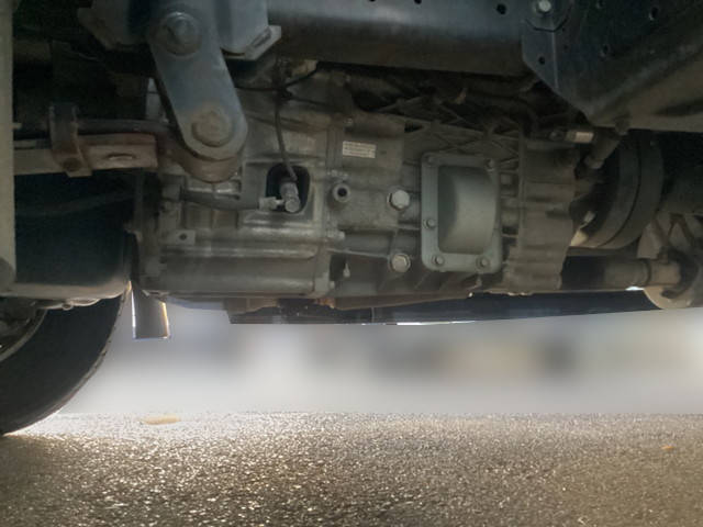 三菱ふそうキャンター平ボディ小型（2t・3t）[写真18]