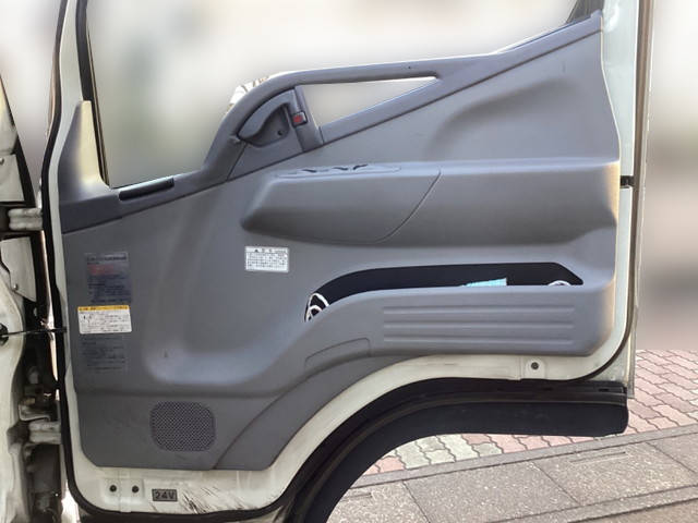 三菱ふそうキャンター平ボディ小型（2t・3t）[写真25]