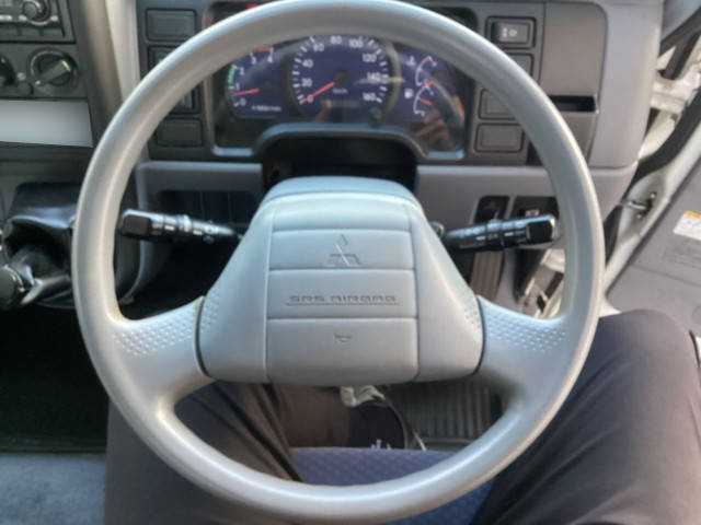 三菱ふそうキャンター平ボディ小型（2t・3t）[写真30]