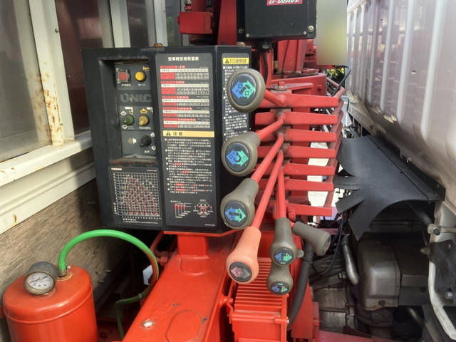 三菱ふそうキャンタークレーン6段小型（2t・3t）[写真12]