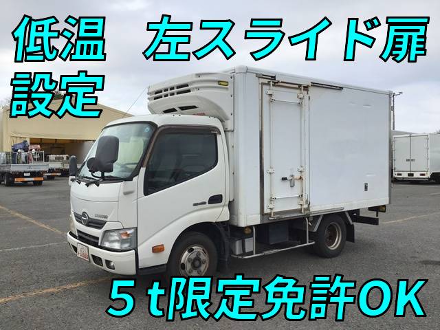 日野デュトロ冷凍車（冷蔵車）小型（2t・3t）SKG-XZC600M [写真01]