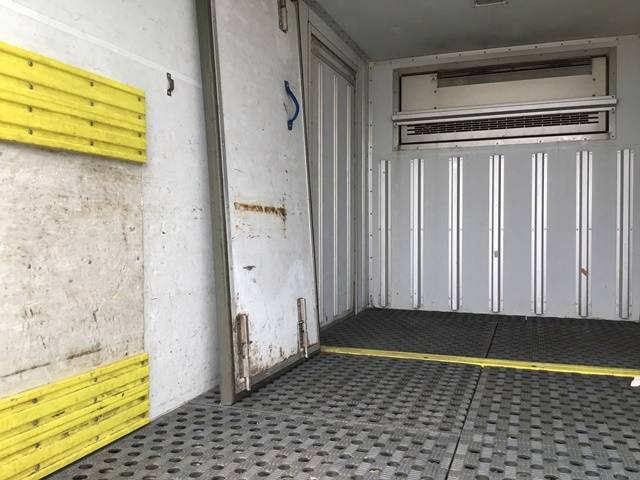 日野デュトロ冷凍車（冷蔵車）小型（2t・3t）[写真14]