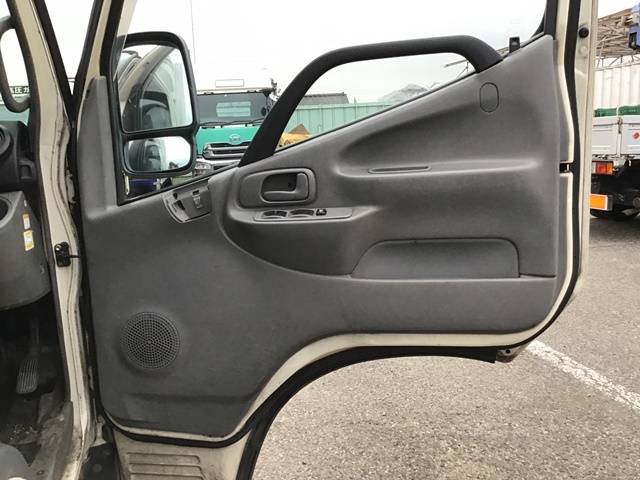 日野デュトロ冷凍車（冷蔵車）小型（2t・3t）[写真31]