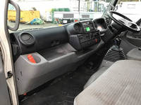 日野デュトロ冷凍車（冷蔵車）小型（2t・3t）[写真32]