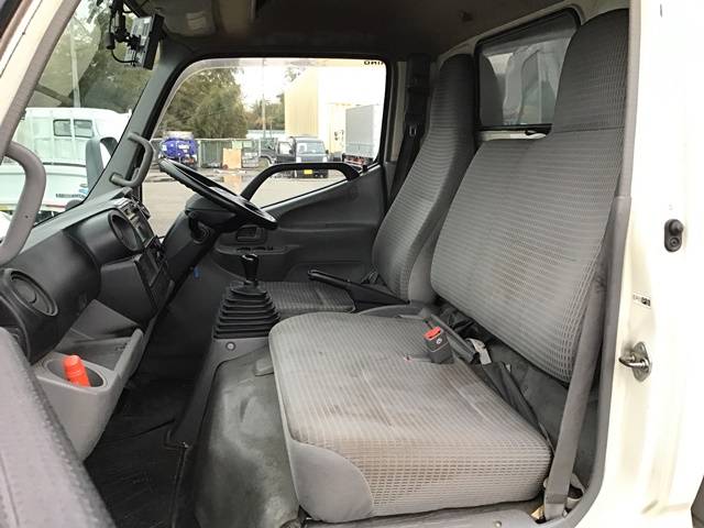 日野デュトロ冷凍車（冷蔵車）小型（2t・3t）[写真33]