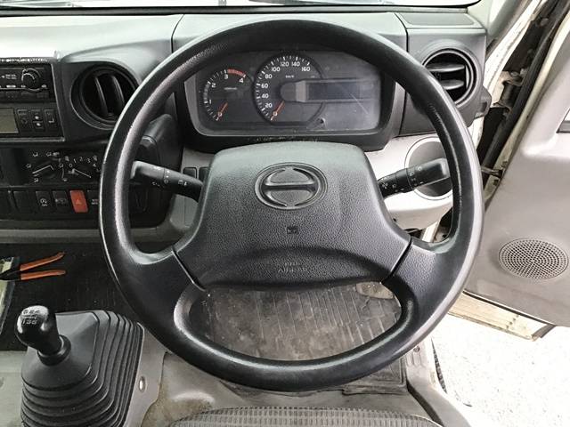 日野デュトロ冷凍車（冷蔵車）小型（2t・3t）[写真38]