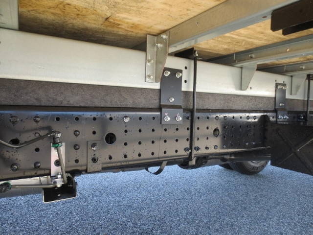 三菱ふそうキャンターアルミバン小型（2t・3t）[写真11]