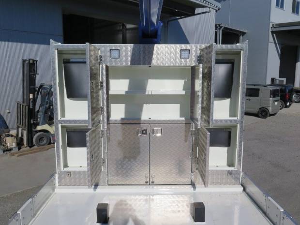 日野プロフィアセルフクレーン4段大型（10t）[写真14]