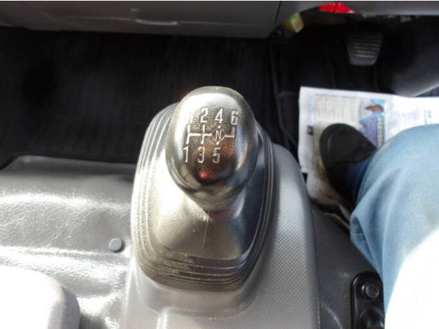 いすゞエルフクレーン5段小型（2t・3t）[写真34]