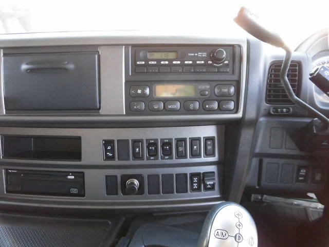 日野プロフィアトレーラーヘッド（トラクターヘッド）大型（10t）[写真13]