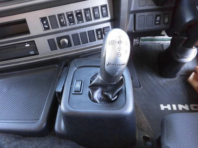 日野プロフィアトレーラーヘッド（トラクターヘッド）大型（10t）[写真14]