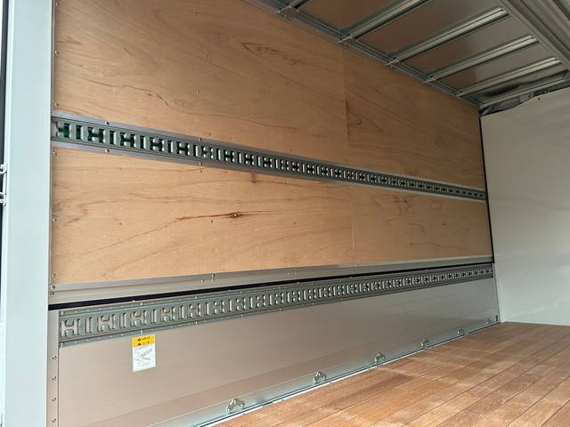 三菱ふそうキャンターアルミウイング小型（2t・3t）[写真11]