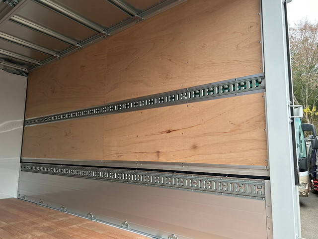 三菱ふそうキャンターアルミウイング小型（2t・3t）[写真12]