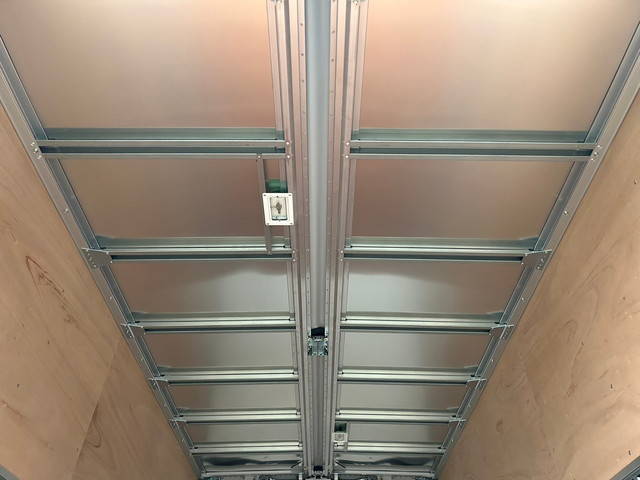 三菱ふそうキャンターアルミウイング小型（2t・3t）[写真14]