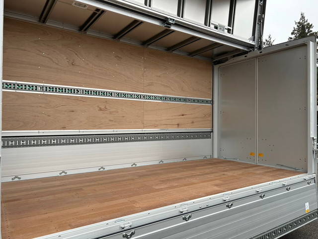 三菱ふそうキャンターアルミウイング小型（2t・3t）[写真19]